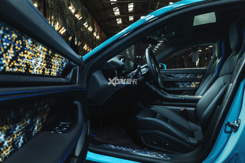 Taycan Turbo S 丁乙“十示”定制